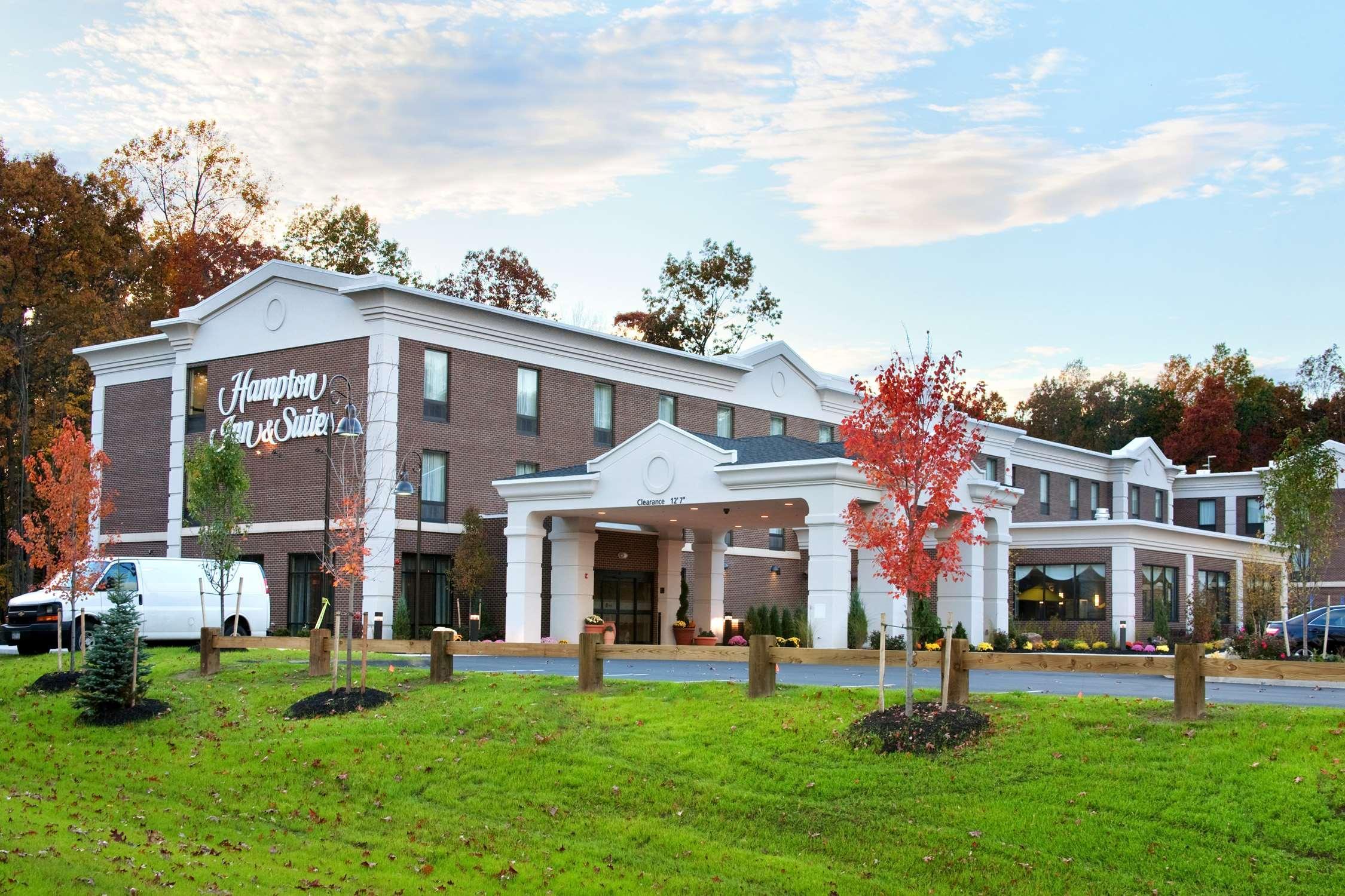Hampton Inn & Suites Hartford/Farmington Exterior foto
