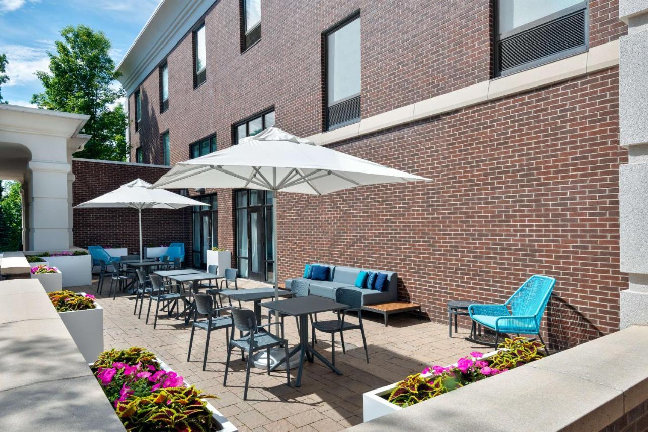 Hampton Inn & Suites Hartford/Farmington Exterior foto